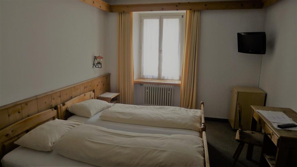 Poschiavo Suisse Hotel & Traditional Fondue Stube Стая снимка