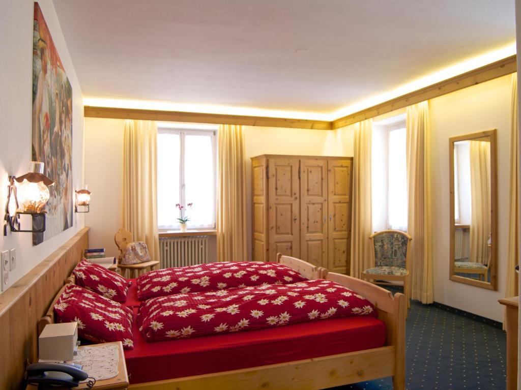 Poschiavo Suisse Hotel Стая снимка