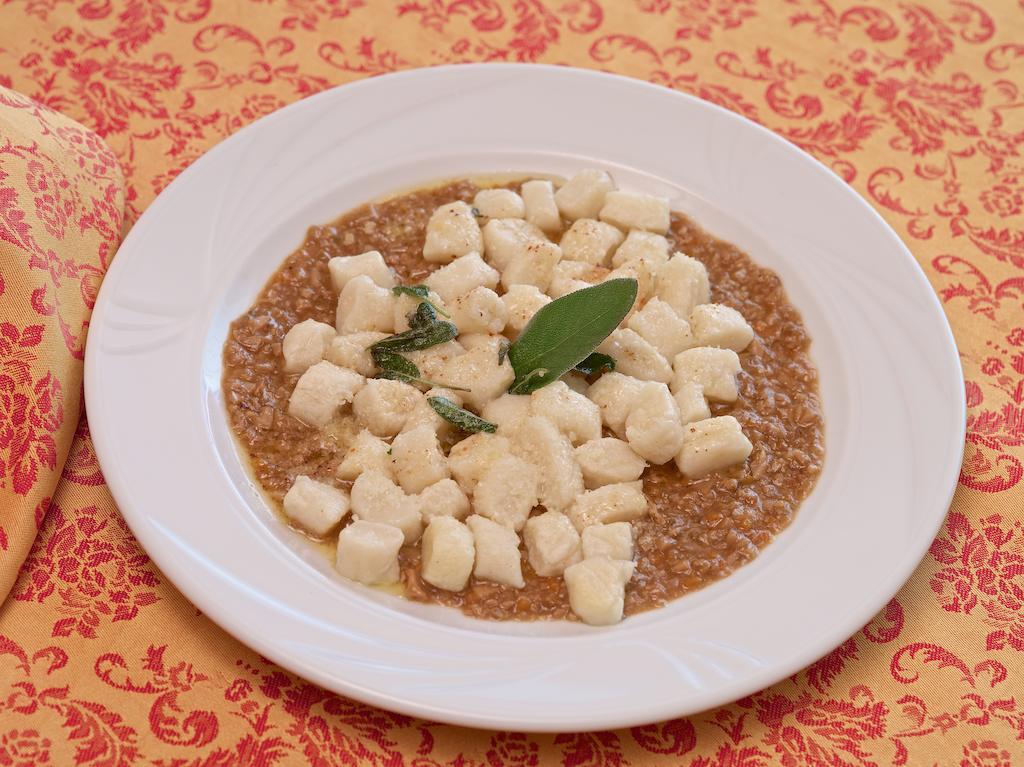 Poschiavo Suisse Hotel & Traditional Fondue Stube Екстериор снимка
