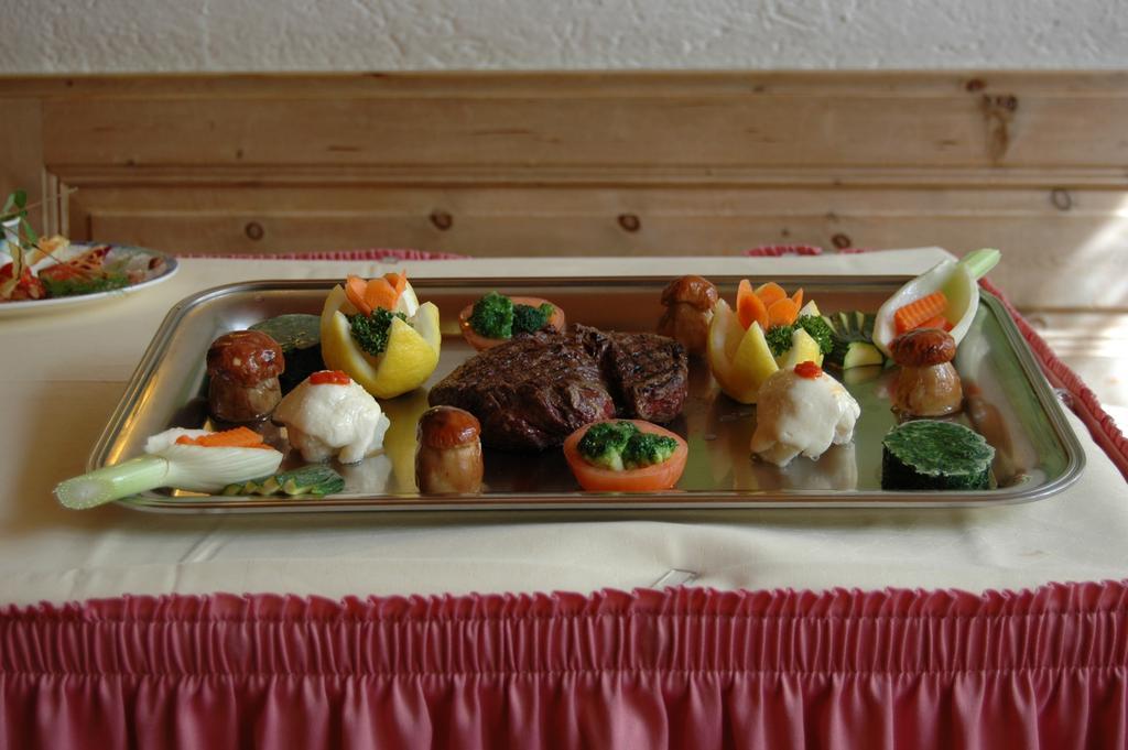 Poschiavo Suisse Hotel & Traditional Fondue Stube Екстериор снимка