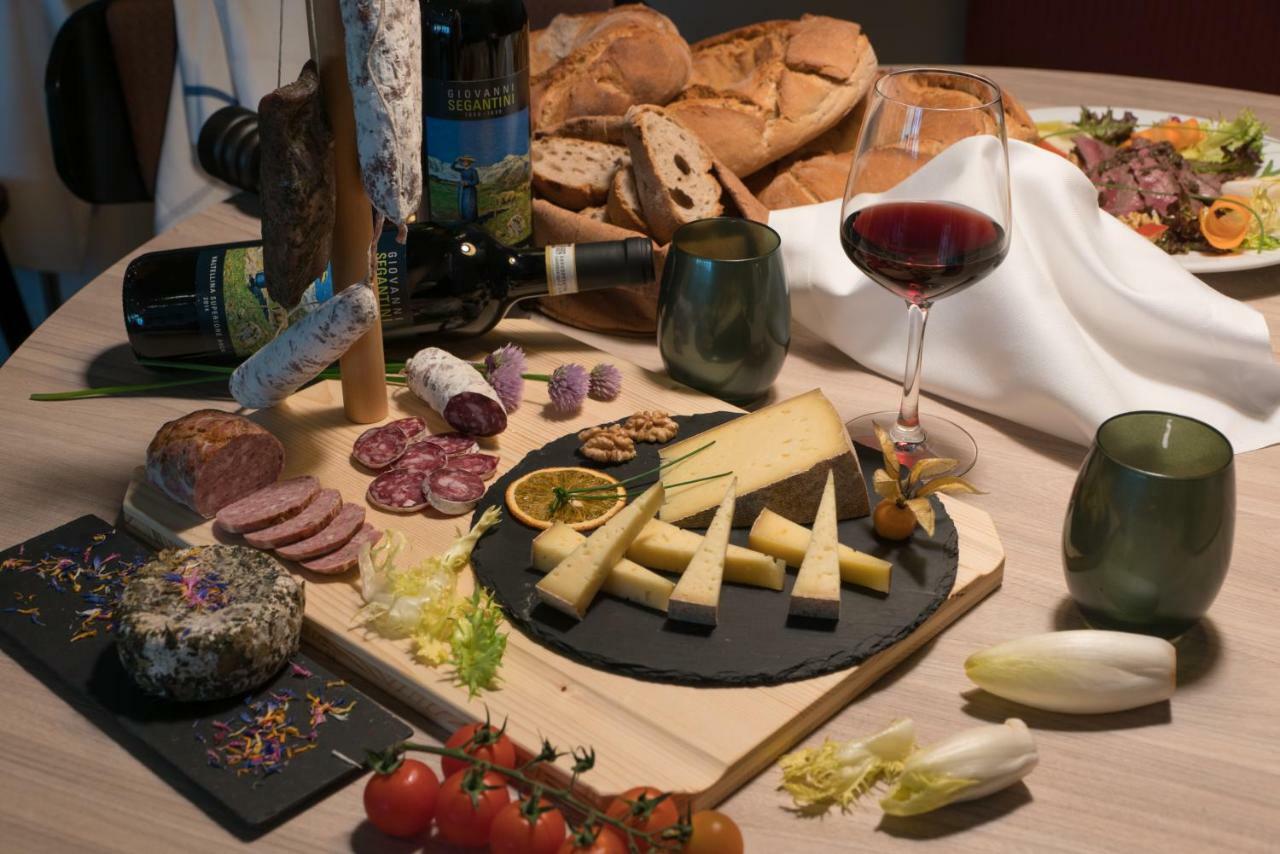 Poschiavo Suisse Hotel & Traditional Fondue Stube Екстериор снимка